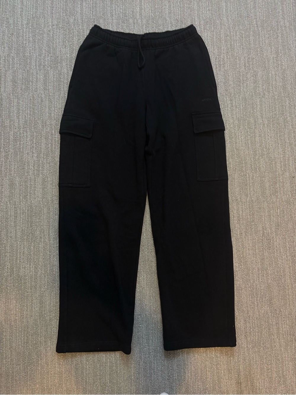Aritzia Black Cargo Sweatpants